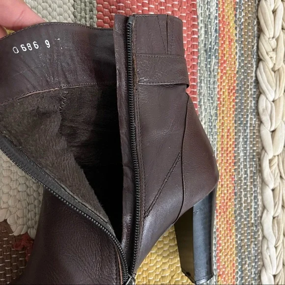 Genuine leather brown high-heeled booties size 39EU (8.5 US) - Picture 13 of 14